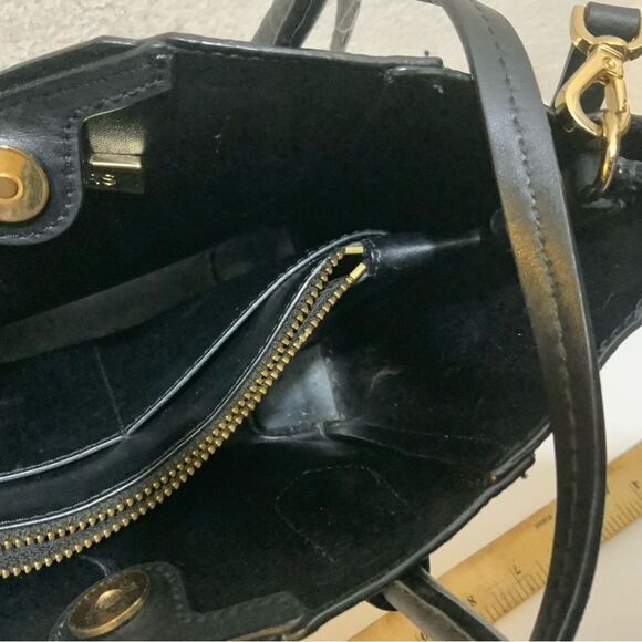 michael kors Mae Medium Pebbled Leather Messenger Bag - Picture 12 of 16